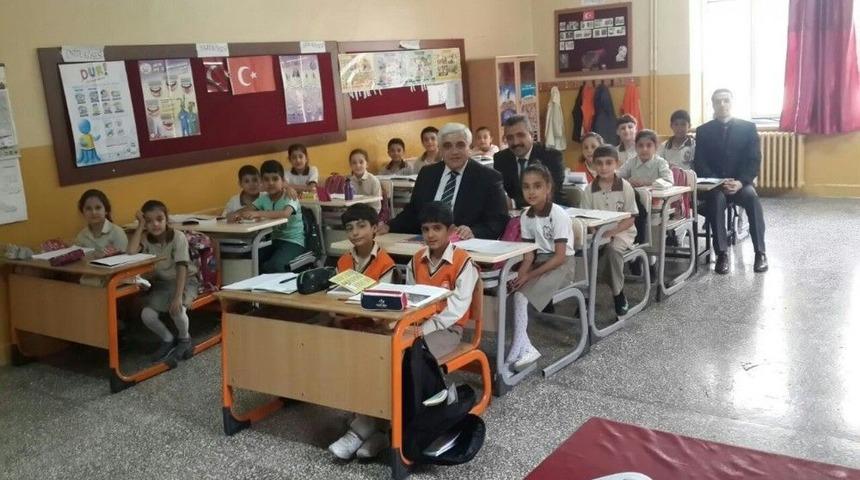 Milletvekili D&uuml;lger&rsquo;in 23 Nisan Kutlaması