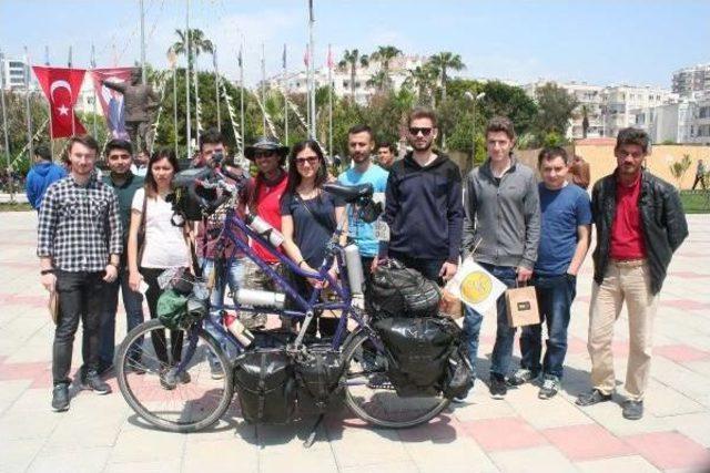 Bisikletle İspanya'dan Malezya'ya Gidiyor