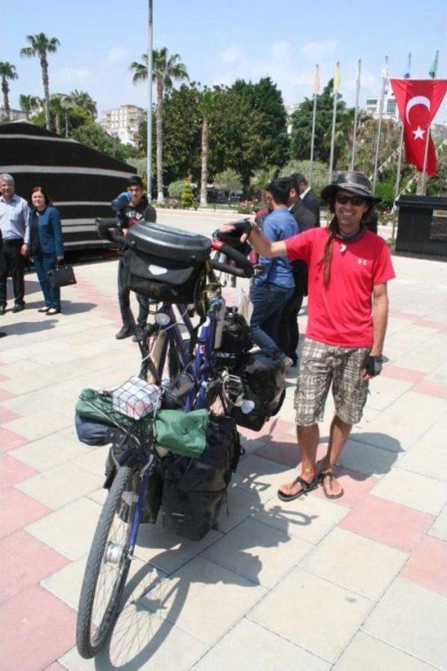 Bisikletle İspanya'dan Malezya'ya Gidiyor