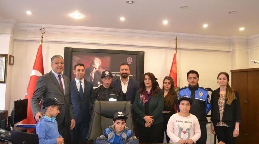 Tunceli&rsquo;de Engelli &Ccedil;ocuklar, Emniyet M&uuml;d&uuml;r&uuml;n&uuml; Ziyaret Etti