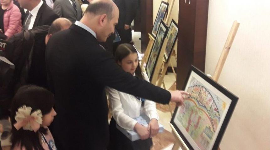 Çocuklar Barış Ve Kardeşliği Resimlere Yansıttı