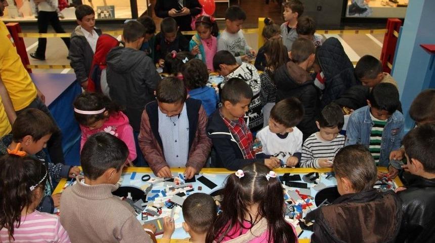 Peliatalanlı &Ouml;ğrenciler Forum Magnesia&rsquo;da Lego İle Tanıştı