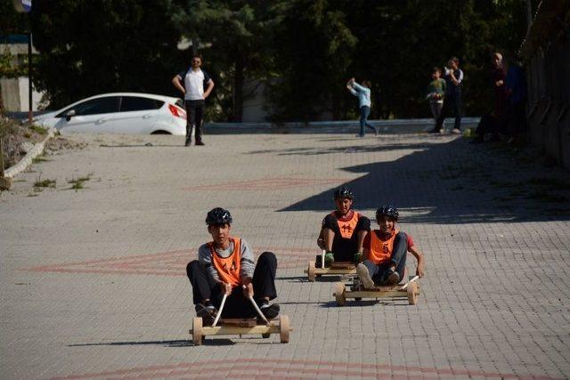 Tahta Araba Yarışlarına 120 Çocuk Katıldı