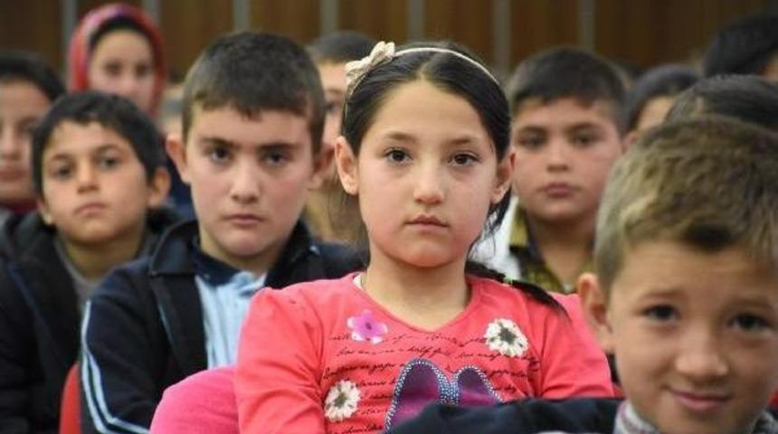 Kiraz'da Kız Ka&ccedil;ırmaların &Ouml;nlenmesi I&ccedil;in Jandarma Farkındalık Projesi Başlattı