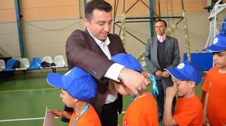 Boz&uuml;y&uuml;k Belediyesi 23 Nisan Minikler Futsal Şenliği Muhteşem Final İle Sona Erdi