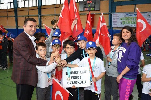 Bozüyük Belediyesi 23 Nisan Minikler Futsal Şenliği Muhteşem Final İle Sona Erdi