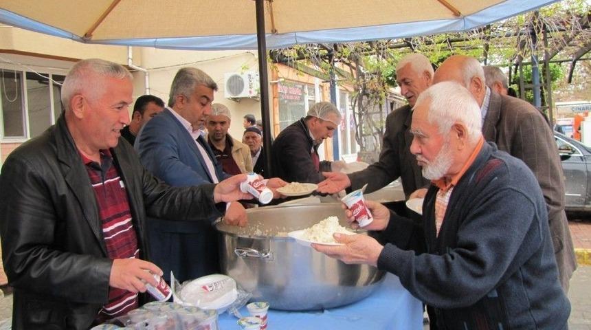 Hisarcık Belediyesinden 2 Bin Kişiye Kandil Pilavı