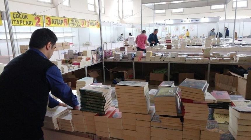Manisa Kitap G&uuml;nleri Başladı
