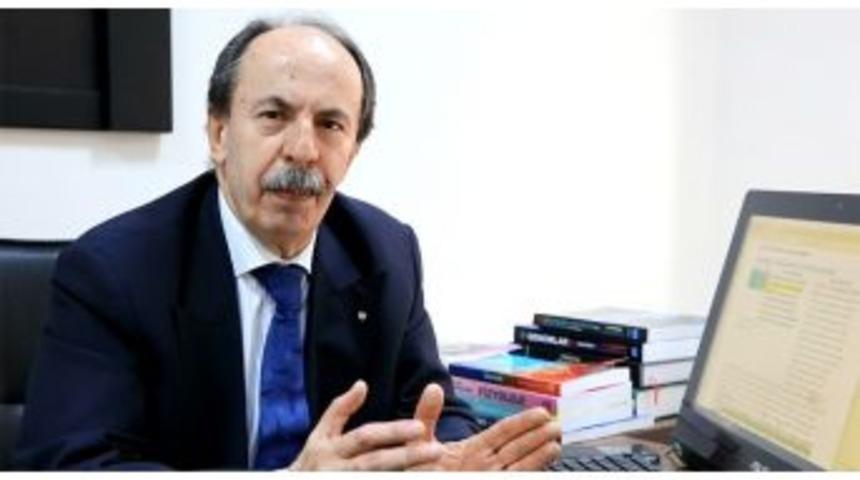 Ar&uuml;&rsquo;l&uuml; Akademisyen T&uuml;rkiye Tıp Tarihine Ge&ccedil;ti