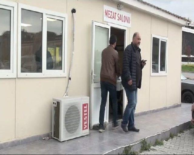 Ünlü Isıtıcı Firmasının Icra Ihalesinde Silahlı Kavga: 2 Yaralı