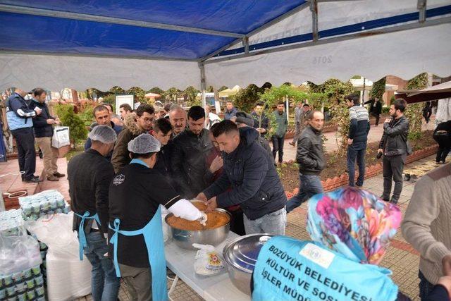 Cuma Namazı Öncesinde Kur’an-ı Kerim Ziyafeti