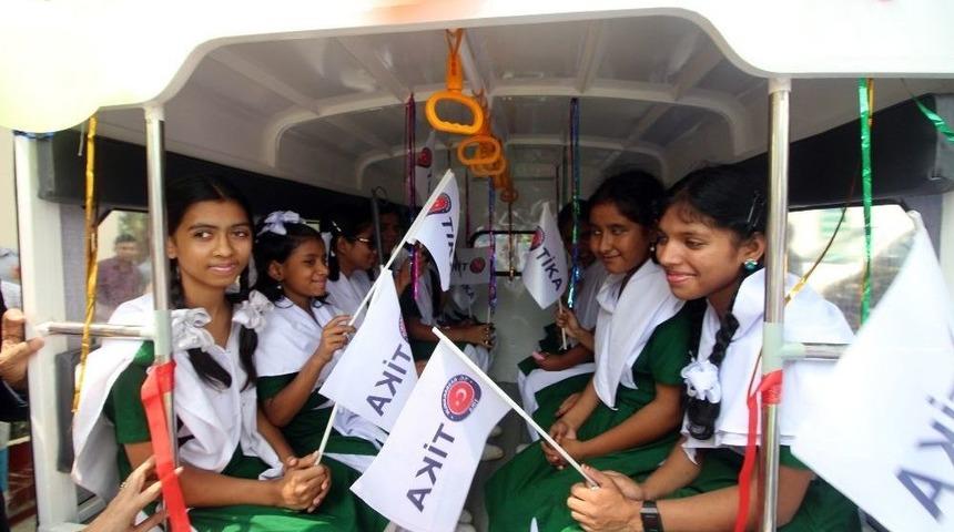 Tika&rsquo;dan Bangladeş&rsquo;teki G&ouml;rme Engelli &Ccedil;ocuklara Okul Taşıtı