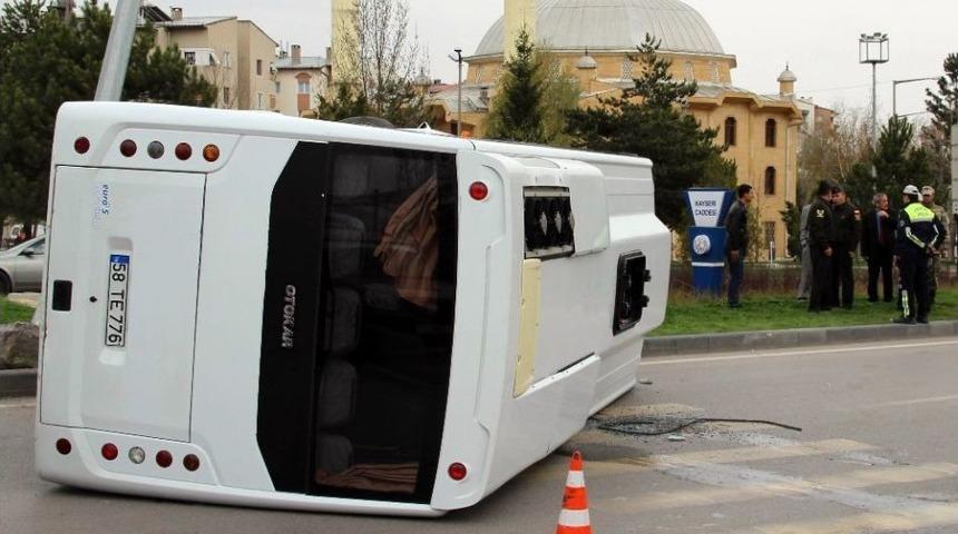 Sivas&rsquo;ta Askeri Midib&uuml;s Devrildi