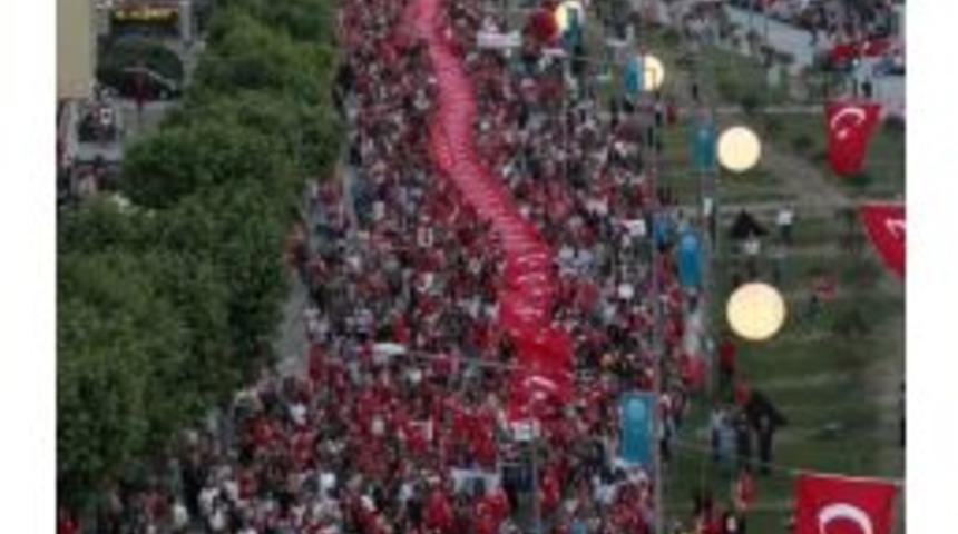 Bursa 23 Nisan&rsquo;da Ulusal Egemenlik İ&ccedil;in Y&uuml;r&uuml;yor