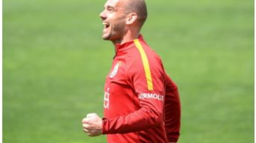 Galatasaray&rsquo;da Derbi Hazırlıkları S&uuml;r&uuml;yor