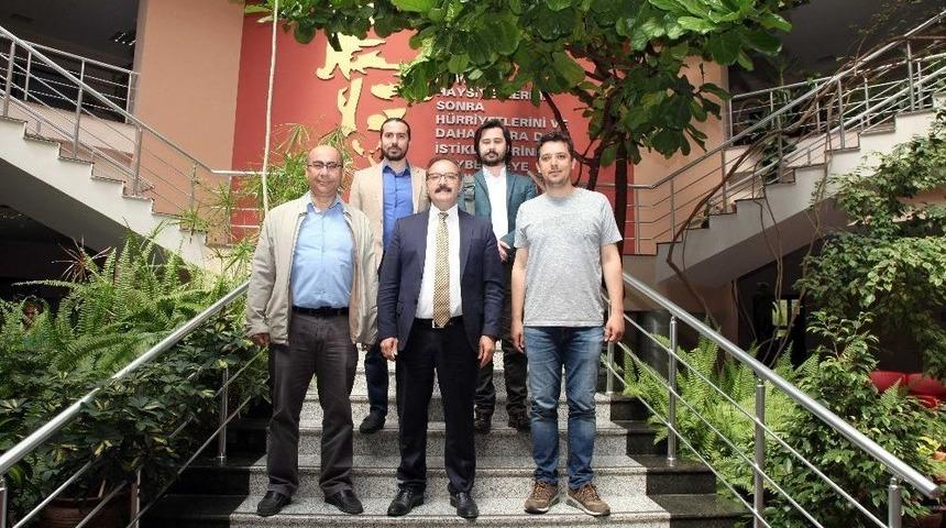 &Uuml;nl&uuml; Y&ouml;netmen Zaim&rsquo;den Rekt&ouml;r G&uuml;r&rsquo;e Ziyaret