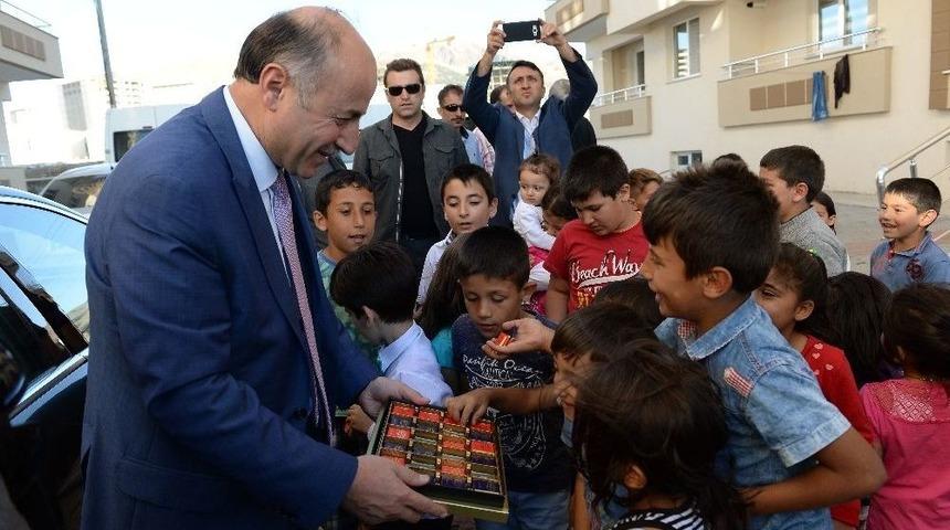 Vali Azizoğlu&rsquo;ndan 23 Nisan Mesajı