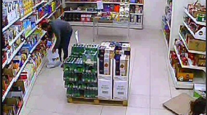 Mama Ve Peynir Hırsızı Kamerada