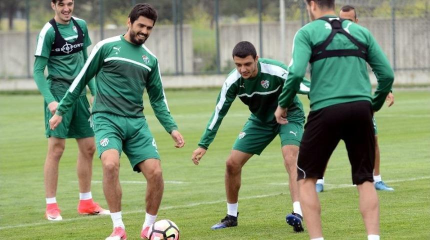 Bursaspor&rsquo;da Akhisar Hazırlıkları S&uuml;r&uuml;yor