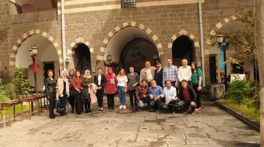 Kayapınar Belediyesi Personelleri Moral Depoladı