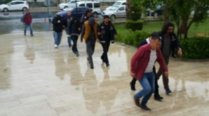 Ka&ccedil;ak İ&ccedil;ki Operasyonunda 4 Tutuklama