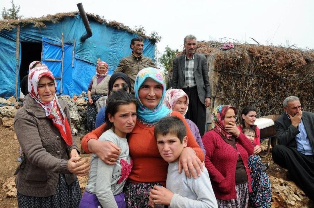 Kayıp &Ccedil;ocuklarına Kavuşan Annenin Sevin&ccedil; G&ouml;zyaşı