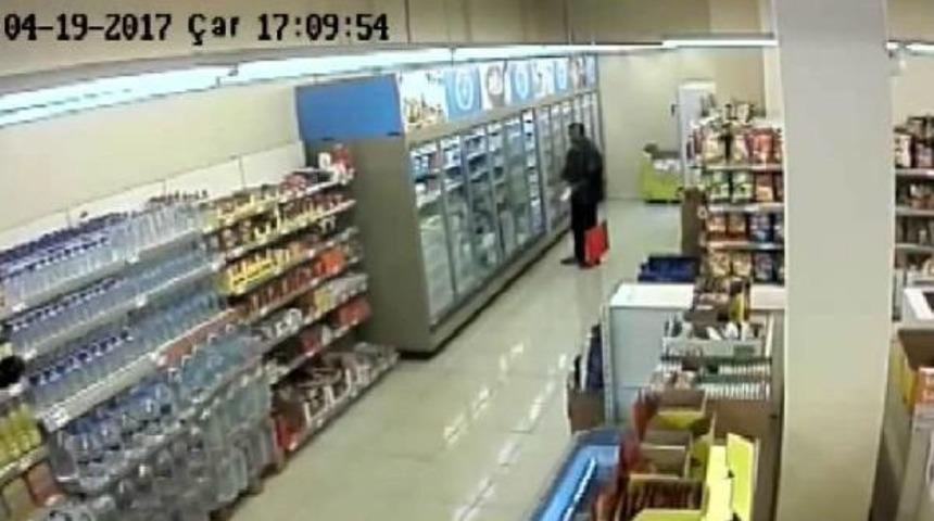 Kaşar Ve Bebek Maması Hırsızları G&uuml;venlik Kamerasında