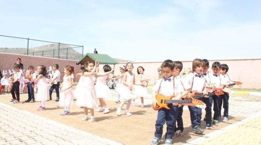 Anaokulu &Ouml;ğrencilerinden 23 Nisan Etkinliği