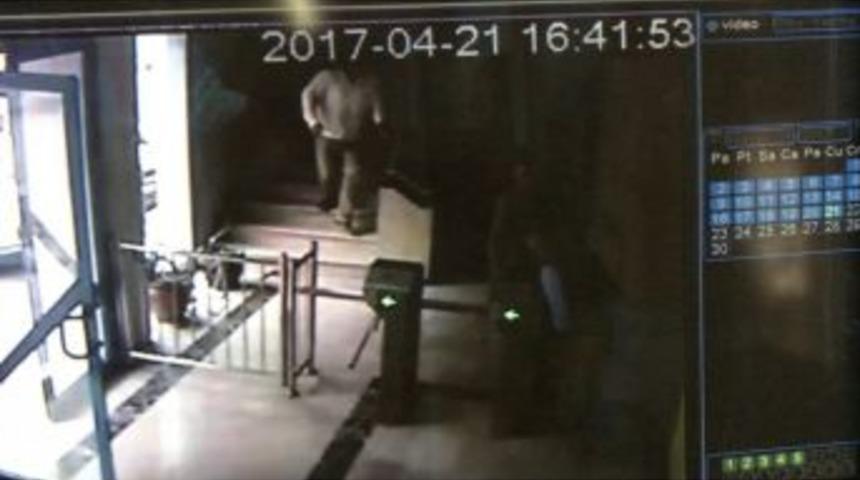 Manisa&rsquo;da 4.9 B&uuml;y&uuml;kl&uuml;ğ&uuml;ndeki Deprem İzmir&rsquo;i Salladı