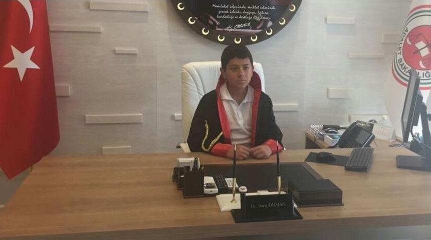 Minik Savcının İlk Talimatı Küçük Yaştaki Çocukların Çalıştırılmaması Oldu