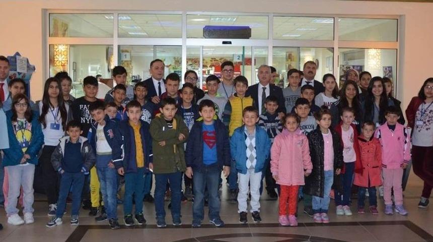 Vali Yıldırım&rsquo;dan &Ccedil;ocuklara Sosyal Medya Uyarısı: