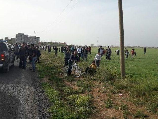 Kadın Terörist Yakalanacağını Anlayınca Kendini Patlattı; Suruç Faciadan Döndü (2) - Yeniden