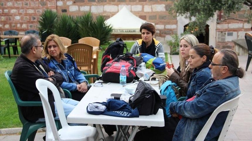 Manisa&rsquo;da &Ccedil;antasını Alan Park Ve Bah&ccedil;elere &Ccedil;ıktı