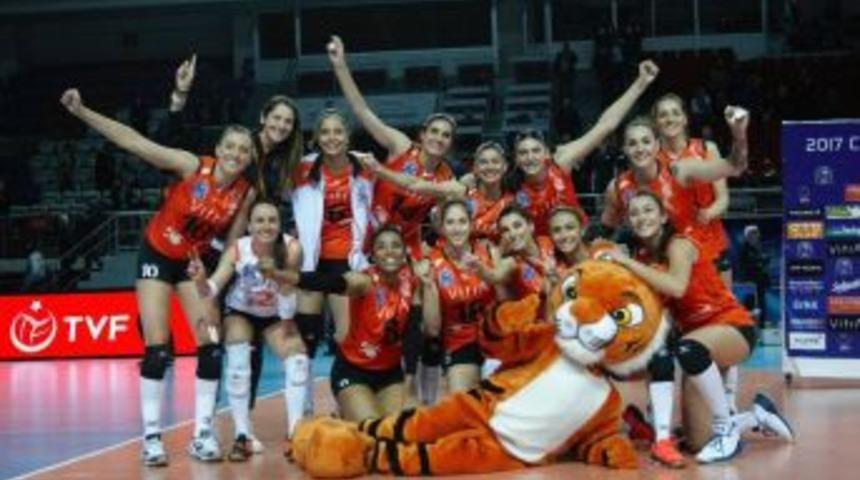 Rekorların Takımı Eczacıbaşı Vitra