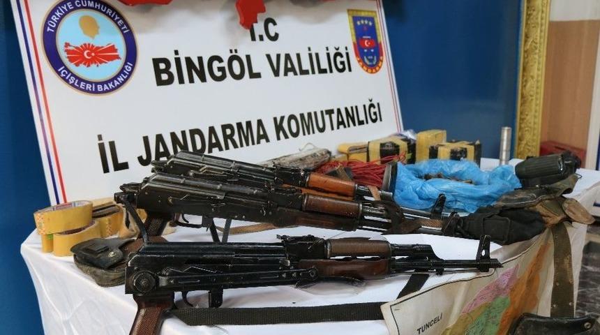 Terör Örgütünün Sığınağında Bingöl Haritası Ve Mühimmat Ele Geçirildi