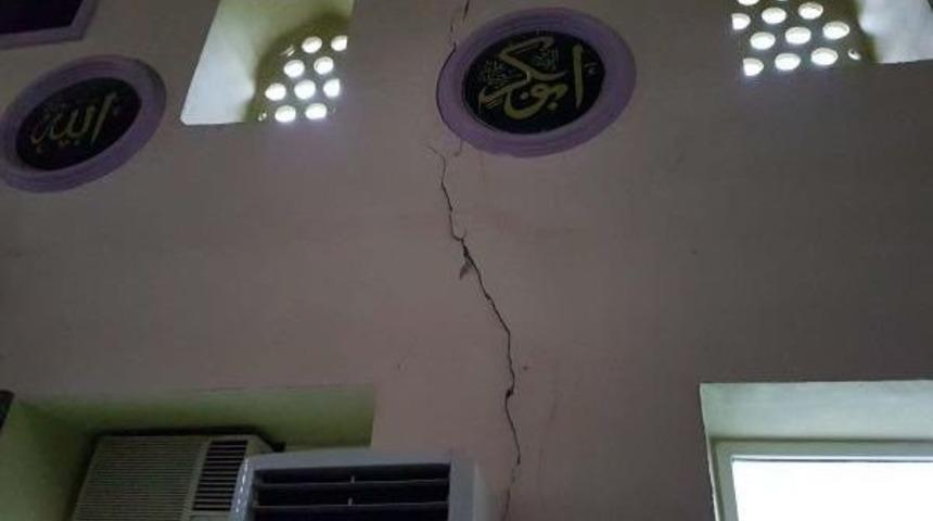 Manisa'da Peşpeşe 4.9'luk Iki Deprem Korkuttu (5)