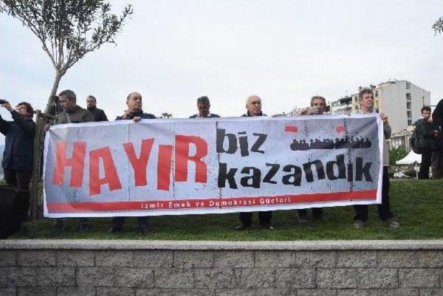 İzmir'de Referandum Protestosu 