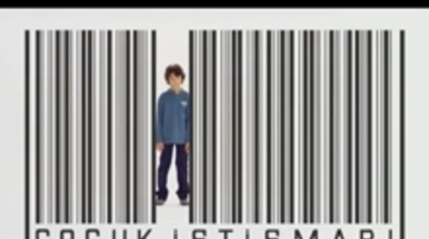 Tepki &Ccedil;eken Slogan Kaldırıldı