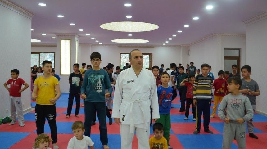 Kaymakam Ve Belediyeden Spor Seferberliği