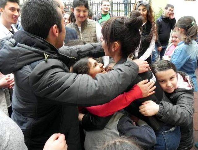 Lara, Engelli &Ouml;ğrenci Ile T&uuml;rk&uuml; S&ouml;yledi 1