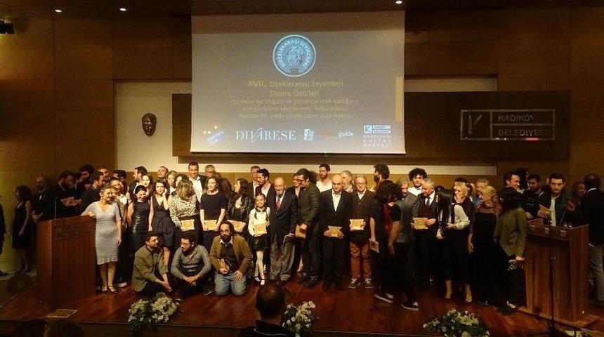 Tiyatro Seyircisi Aks&rsquo;yi Se&ccedil;ti