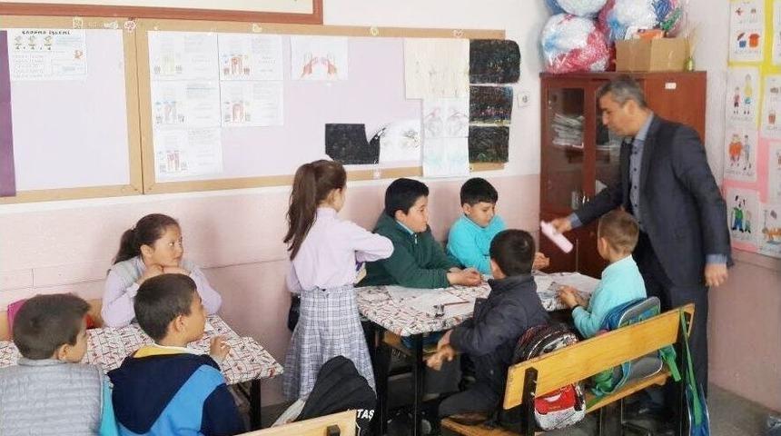 İlkokulda 40 Hadis Ezberleme Yarışması