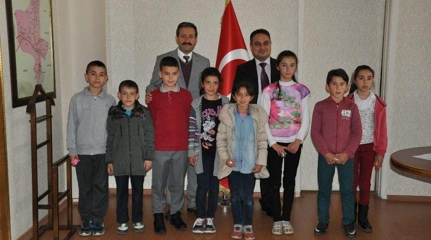 Mangala Ve Satran&ccedil; Turnuvalarında Dereceye Giren &Ouml;ğrenciler &Ouml;d&uuml;llendirdi