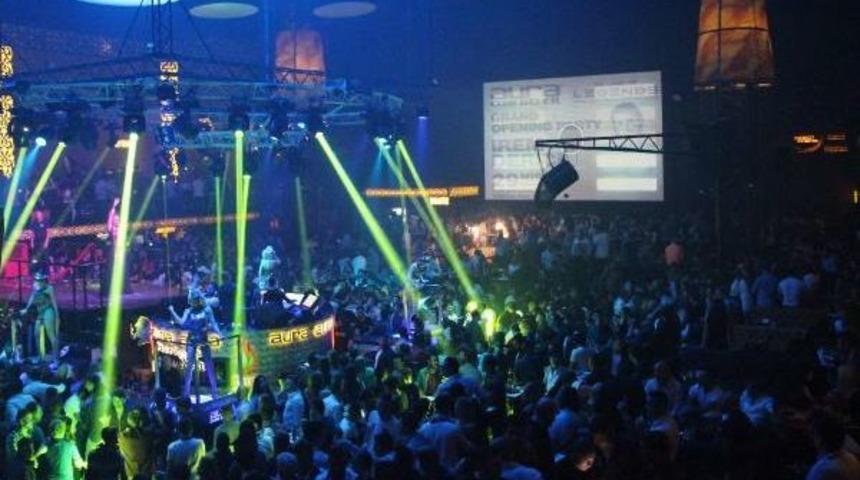 Kemer'de Gece Kul&uuml;pleri Sezonu A&ccedil;tı