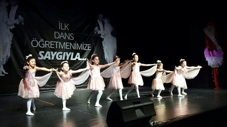 23 Nisan&rsquo;a &Ouml;zel Dans G&ouml;sterisi