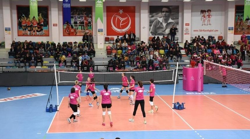 Pembe File İle Kansere Dikkat Çektiler