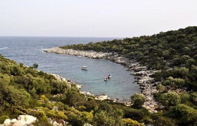 Finike'de Kadınlar Plajı Eylemi