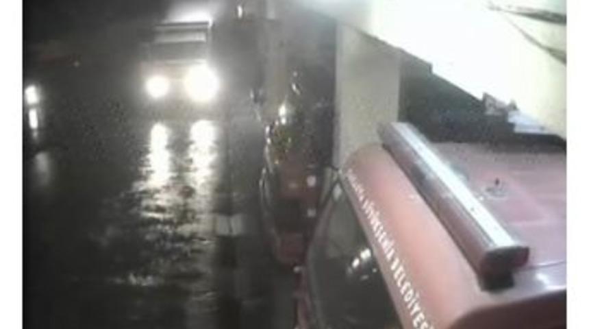 Sakarya&rsquo;da Kamyonetin Kasası Alev Aldı