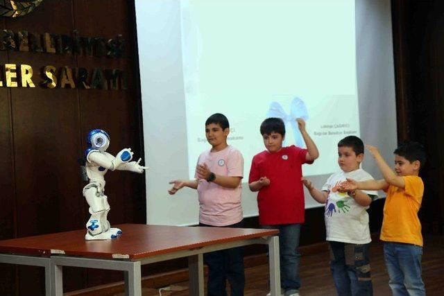 Otizmli Çocuklar Robotik Eğitimle Daha Kolay Öğreniyor