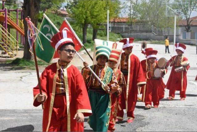 Edirne'de Ilkokul Öğrencileri 'mehteran Takımı' Kurdu